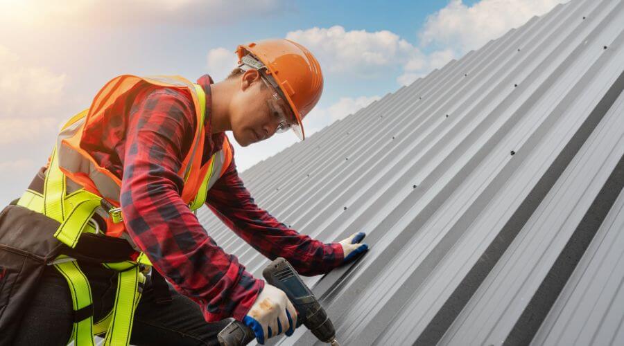 Professional Flat Roofing Installation in Manson, IA